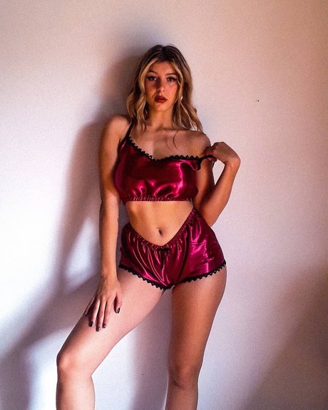 Abril Melnyk actriz erótica imagen