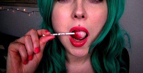 TheOneLilium ASMR pornstar free pics
