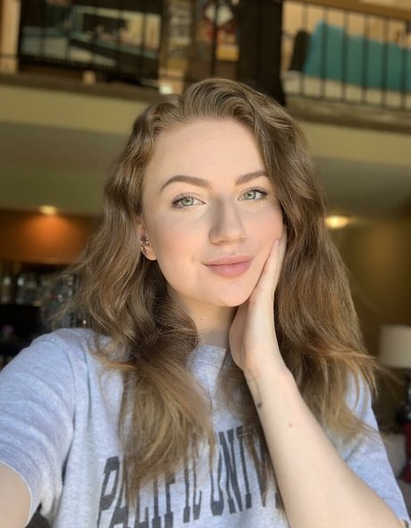 Pumasbutthole actrice exclusive photo