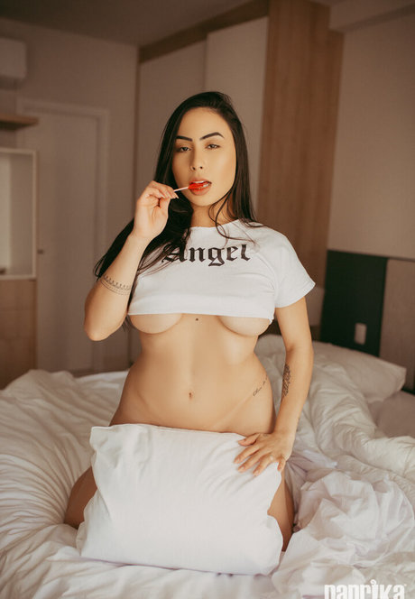 Camila Nobrega modèles nus photo