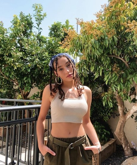 Liraz Nomdar estrella agradable fotos