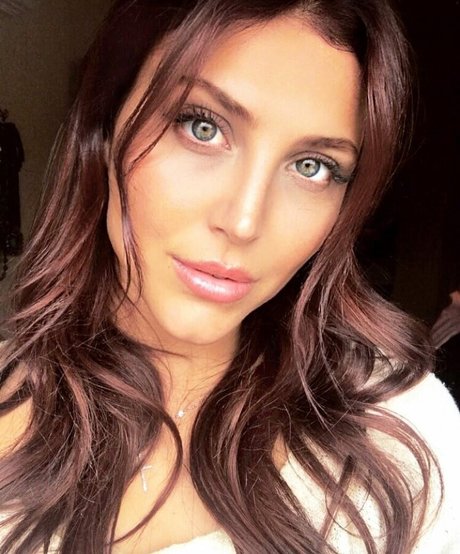 Cassie Scerbo estrella porno en alta definición imágenes