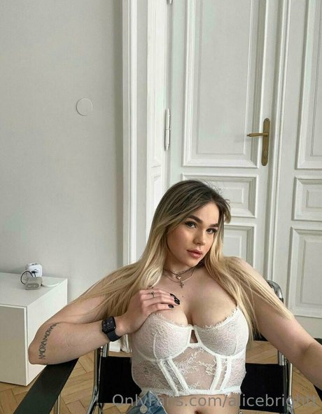 alicebrightt pornstar nice picture