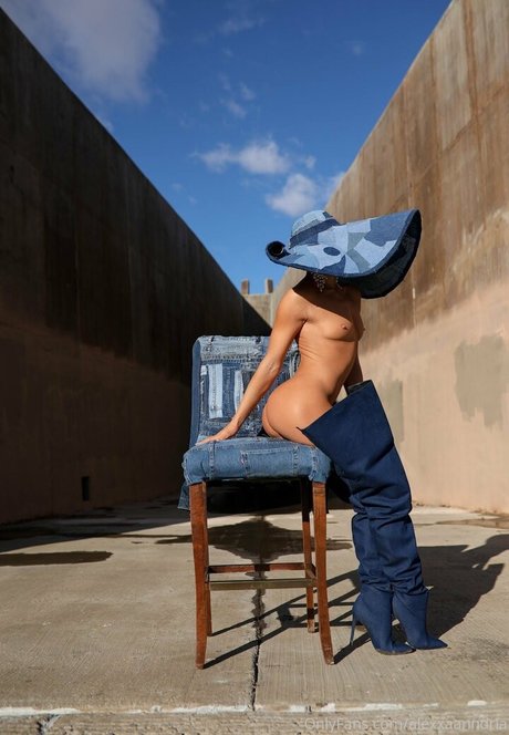 Alexandria Beauregard modelo desnuda imágenes