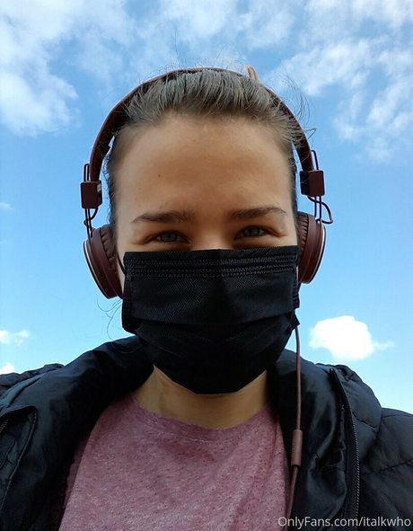 Italkwho modelo agradable archivo