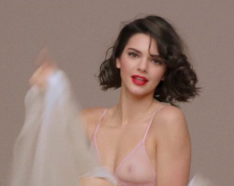 Kendall Jenner star du porno de haute qualité collection