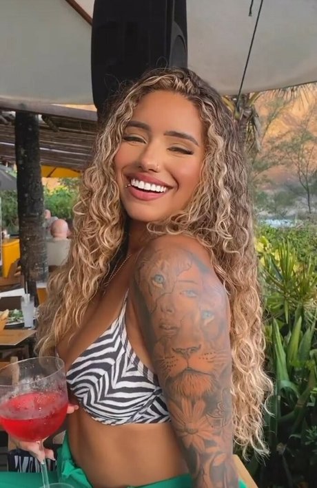 Muito Linda actrice artistique img