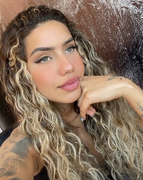 Muito Linda actrice xxx img