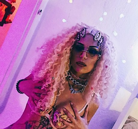 luu nighthawk actrice chaude images