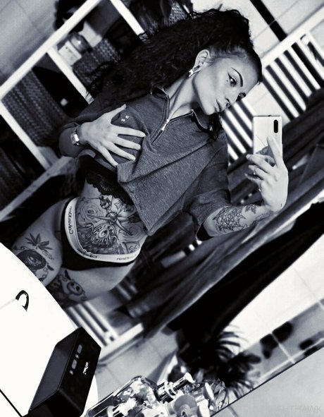 luu nighthawk modelo galería