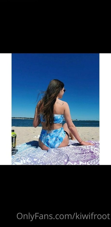 Kiwifroot modelo desnudo imagen