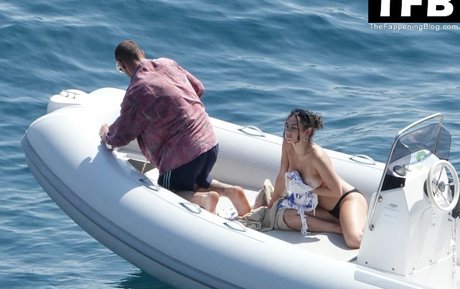 Charli XCX actriz libre foto