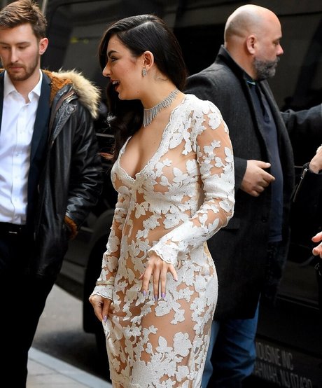 Charli XCX étoile magnifique photos