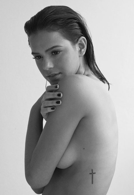 Bruna Marquezine star du porno belle galerie