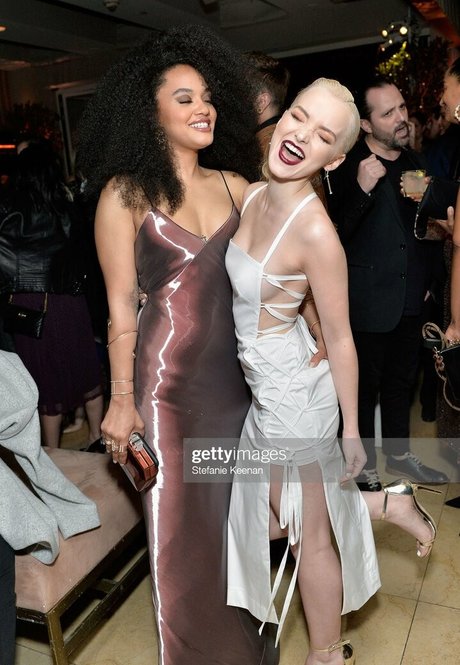 Dove Cameron actrice nue photo