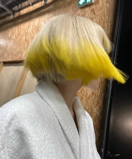 Dove Cameron estrella porno de arte archivo