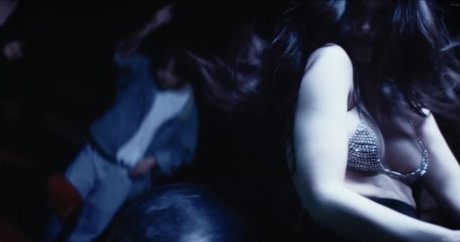 Dove Cameron estrella porno hd foto