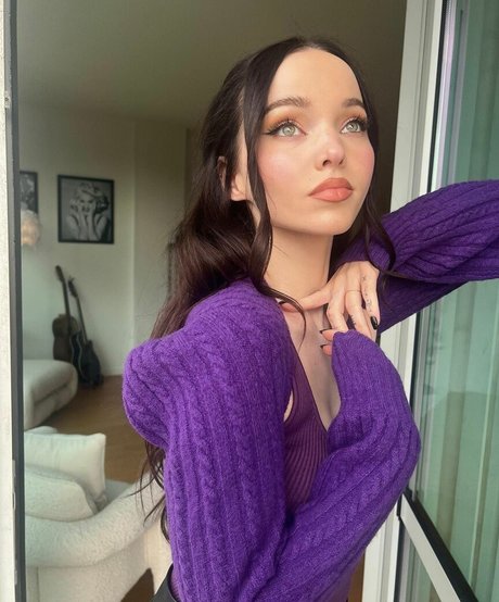 Dove Cameron nus de stars du porno images