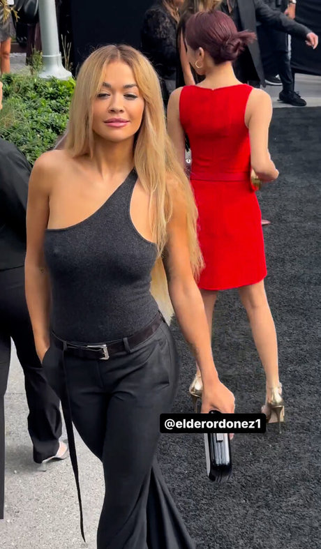 Rita Ora estrella porno erótica imagen