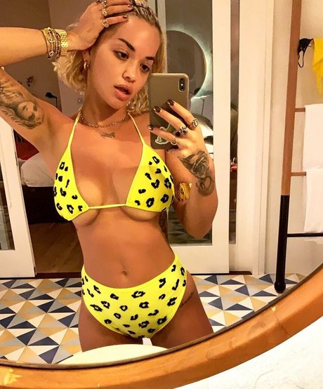 Rita Ora estrella porno de alta calidad imágenes