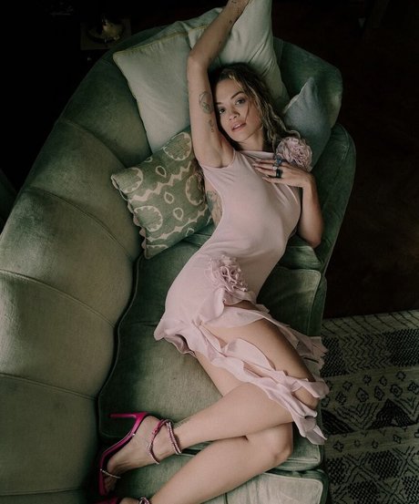 Rita Ora buena estrella porno imagen