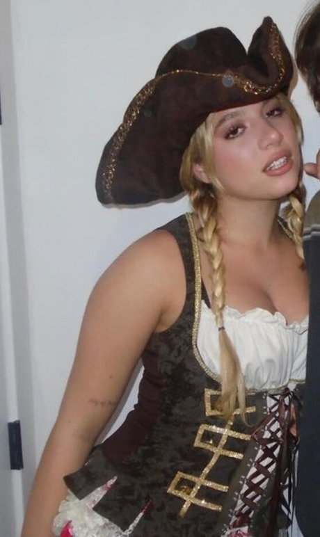 Mackenzie Ziegler actrice érotique photo