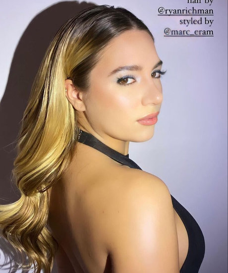 Mackenzie Ziegler sexy actress photo