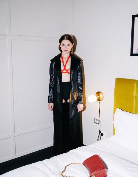 Natalia Dyer modelo gratis foto