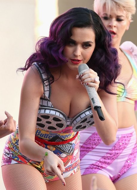 Katy Perry modelo libre foto