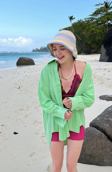 Maisie Williams star du porno sexy galeries