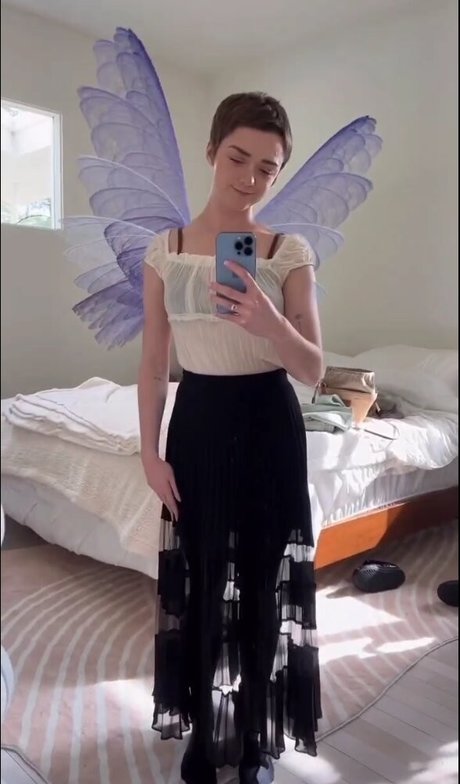 Maisie Williams belle star du porno image