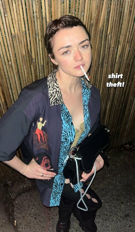 Maisie Williams estrella hermosa imágenes