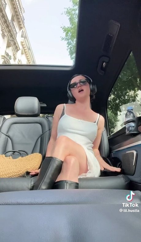 latina poilue onlyfans chaud belle image