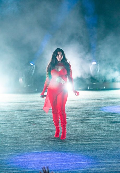 Lauren Jauregui actriz de desnudos fotos