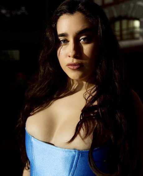 Lauren Jauregui art model pics