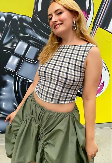 Amelia Dimoldenberg actriz de alta calidad fotos