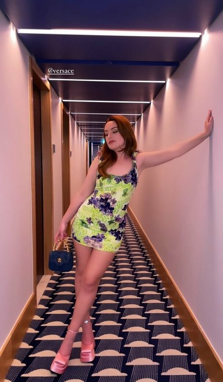 Amelia Dimoldenberg high quality star galleries