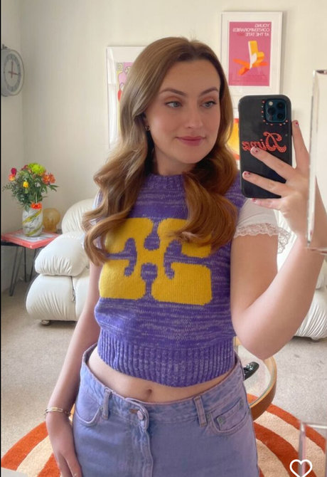 Amelia Dimoldenberg profile image