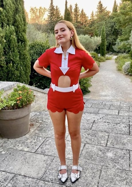 Amelia Dimoldenberg perfect actress picture
