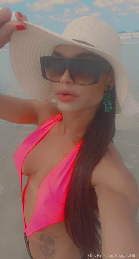 magalylilith buena estrella porno fotos