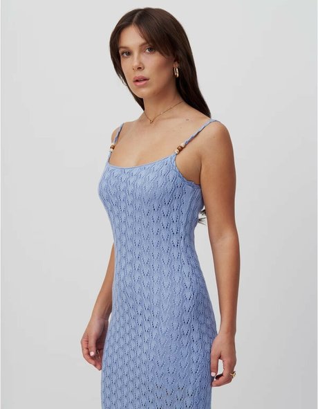 Millie Bobby Brown modèle érotique collection