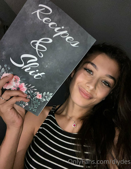 diydes hermosa actriz fotos