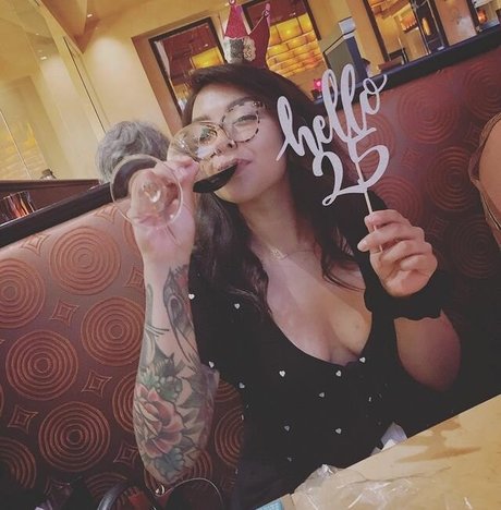 Aileen Senpai joli modèle des photos