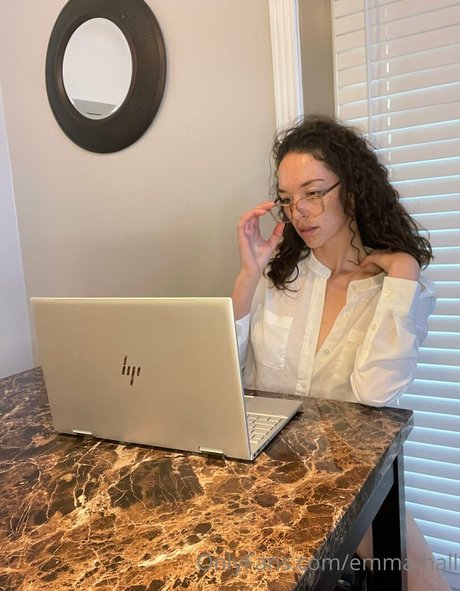 Emma Hall actrice nue collection