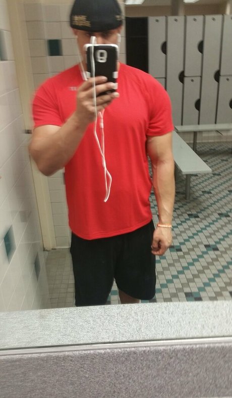 realbrandon818 modelo hermosa fotos