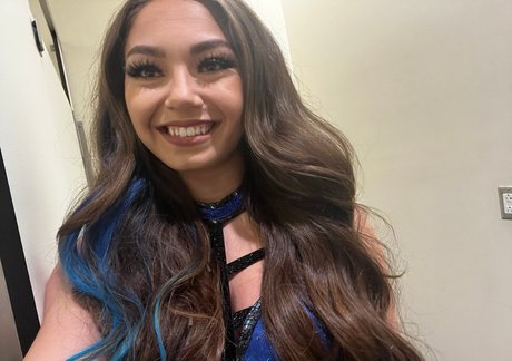 Skye Dolecki modelo atractivo foto