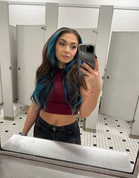 Skye Dolecki arte estelar galerías