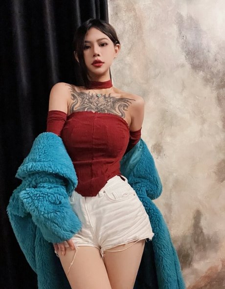 Deer white actriz fotos