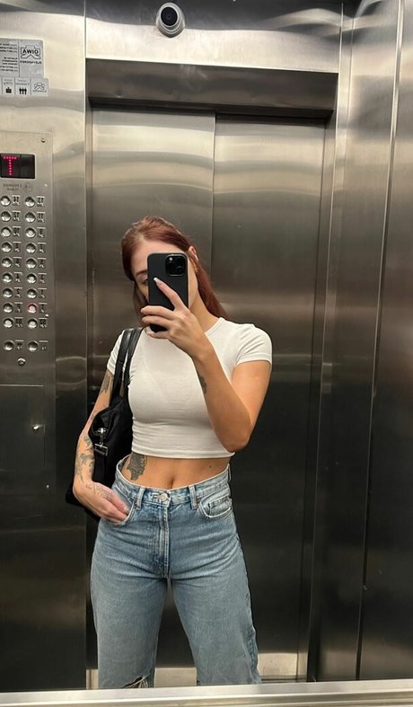 Karol Queiroz modelo hd foto