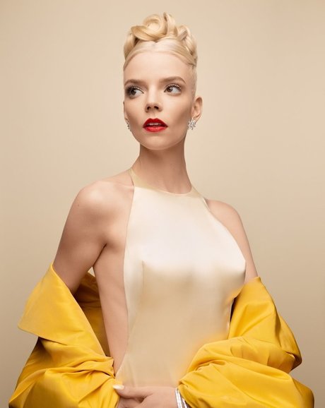 Anya Taylor Joy pretty star pics